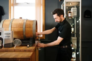 A treat from our distillery shop, hand-fill your own bottle of whisky and enjoy this unique experience ✨